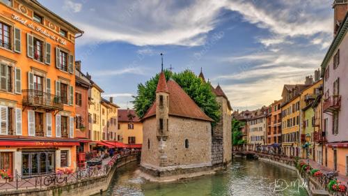 Annecy, with its crystal-clear lake and stunning mountain backdrop, is a romantic haven in the French Alps. The charming cobblestone streets, historic canals, and picturesque old town create an enchanting atmosphere.